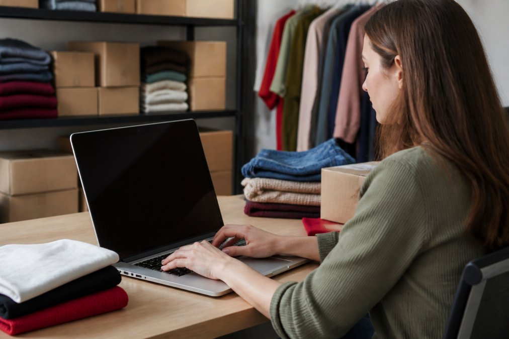 How to Identify Secure Online Clothing Stores in 2026